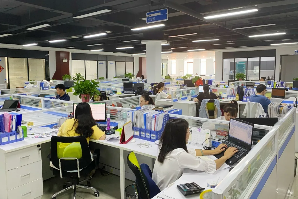 立异效率在10BET十博体育④|营销中心：你追逐订单的样子真拼。
